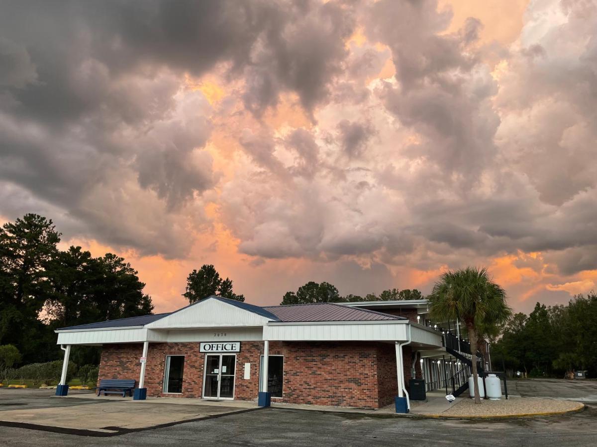Econo Lodge Jennings Bagian luar foto