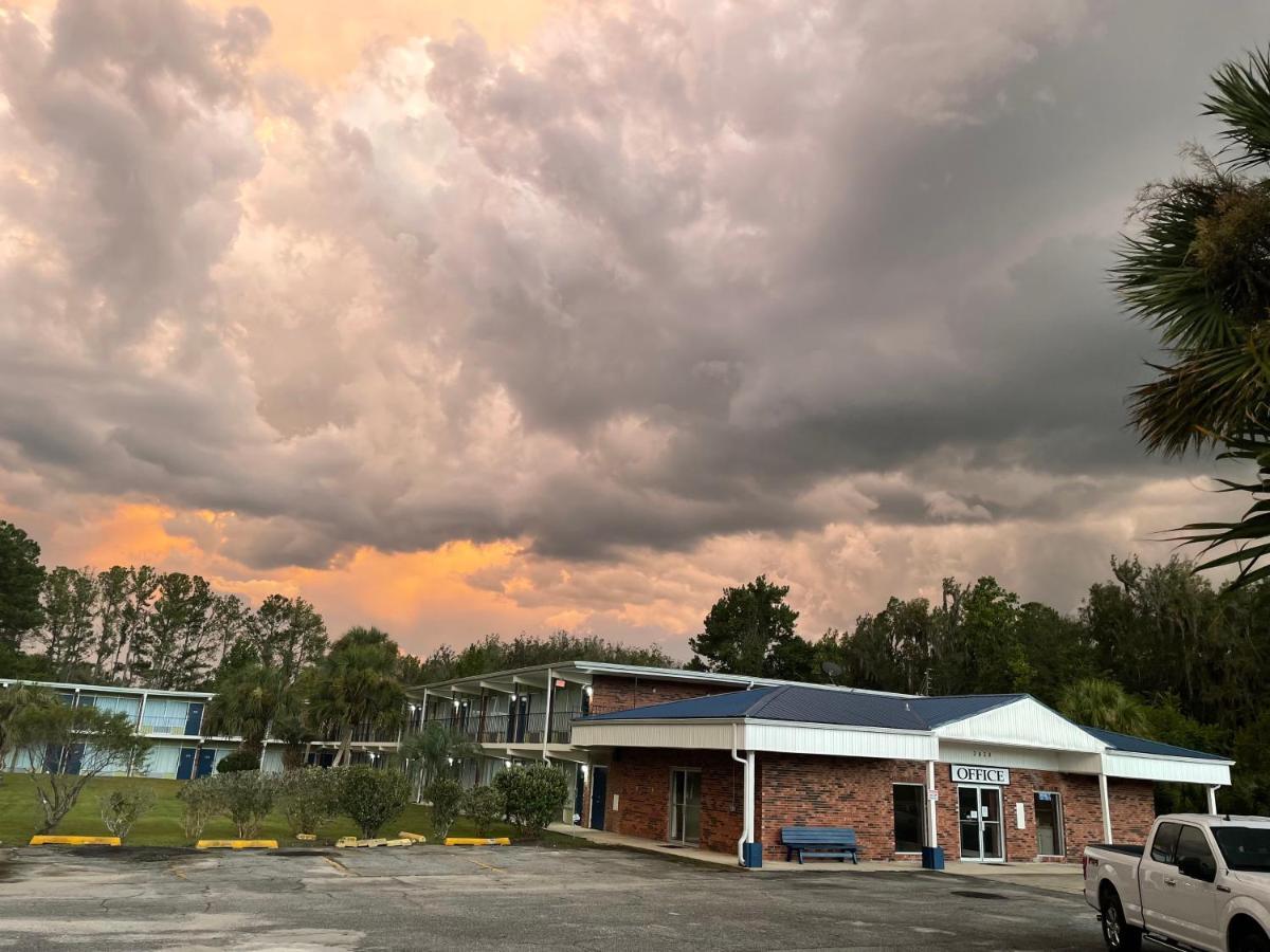 Econo Lodge Jennings Bagian luar foto