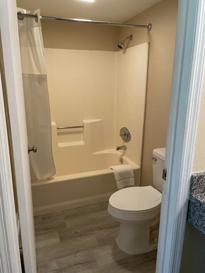 Econo Lodge Jennings Bagian luar foto