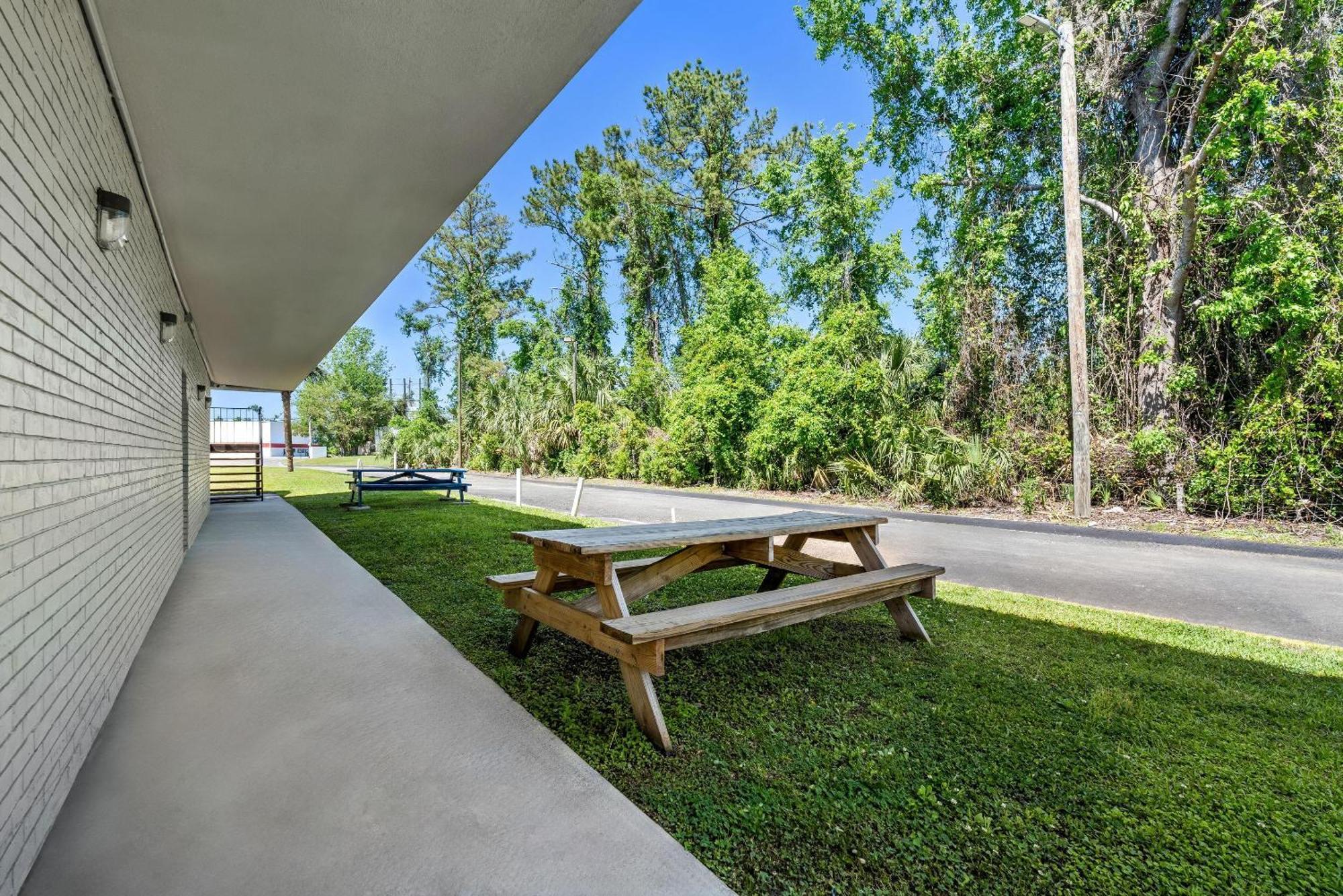 Econo Lodge Jennings Bagian luar foto
