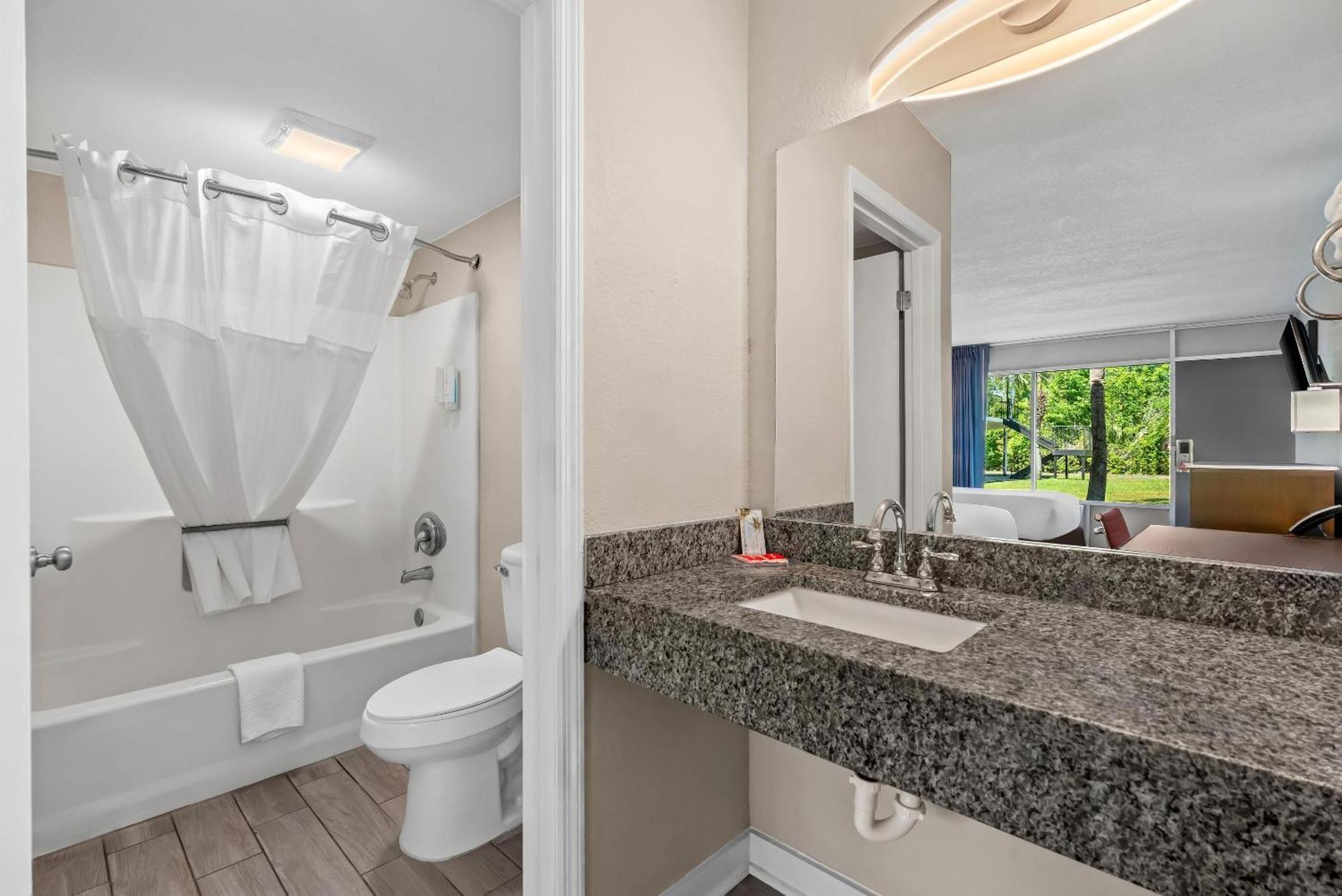 Econo Lodge Jennings Bagian luar foto