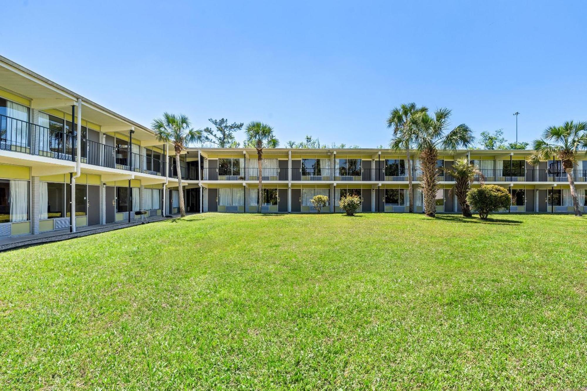 Econo Lodge Jennings Bagian luar foto