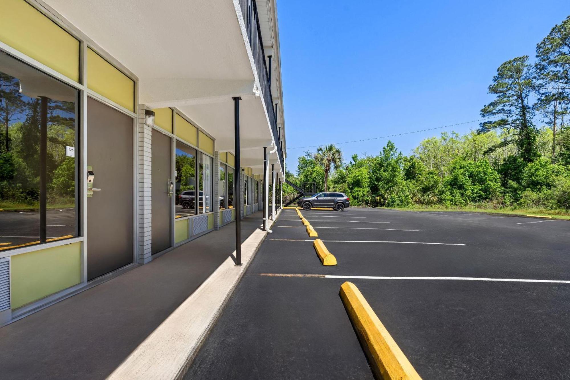 Econo Lodge Jennings Bagian luar foto